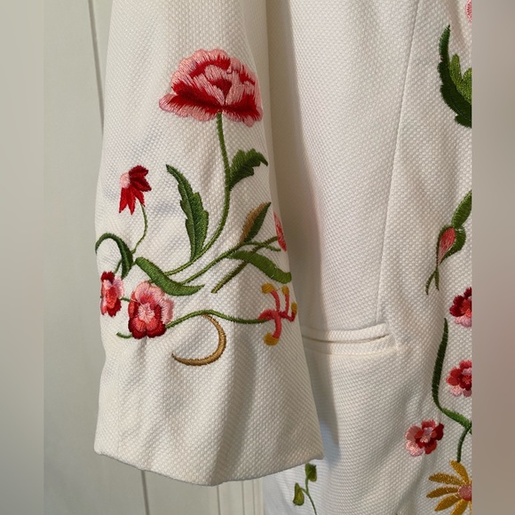 Victor Costa Collection White Embroidered Floral Duster Coat - Picture 3 of 8
